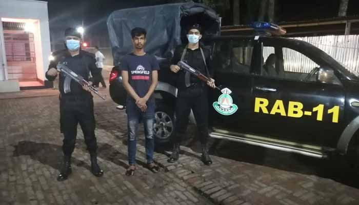 লক্ষ্মীপুরে হত্যাসহ একাধিক মামলার পলাতক আসামি গ্রেফতার