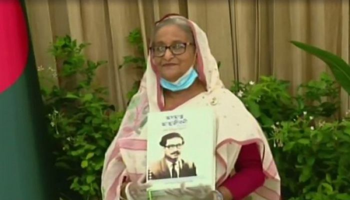 বঙ্গবন্ধুর অসমাপ্ত আত্মজীবনীর ব্রেইল সংস্করণের মোড়ক উন্মোচন