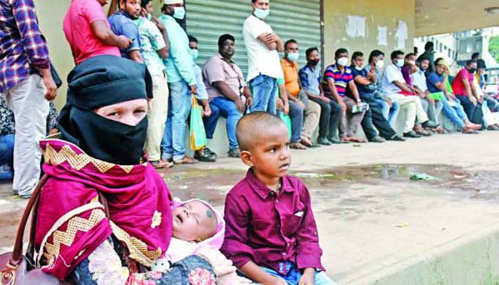 সৌদি এয়ারলাইনসের টিকিট পাচ্ছেন ৩০০ জন