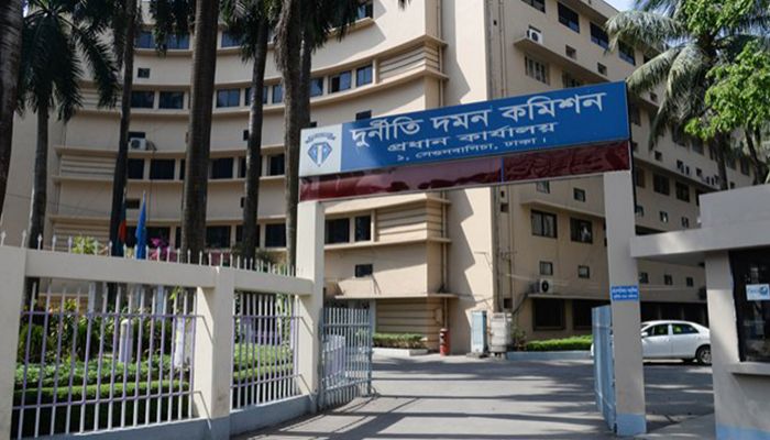 ‘আইনের আওতায় আসছে’ আরো ২০ এমপি