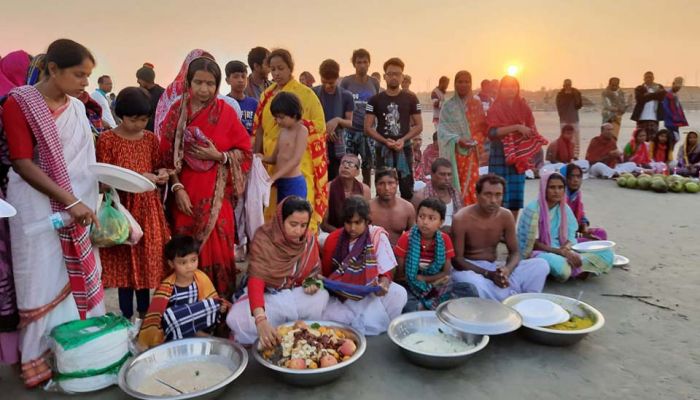পূণ্যস্নানে শেষ হলো সুন্দরবনের রাস উৎসব