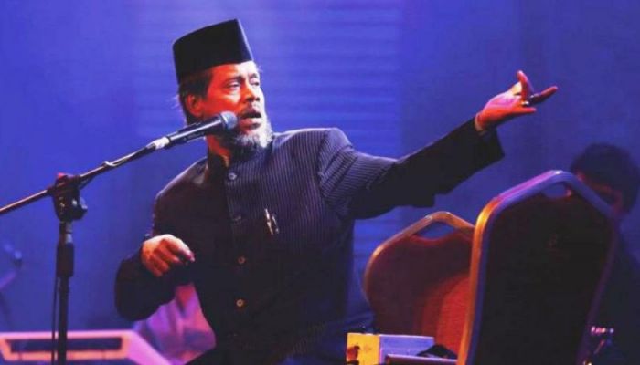 আমি ডাকিতাছি তুমি ঘুমাইছ নাকি...