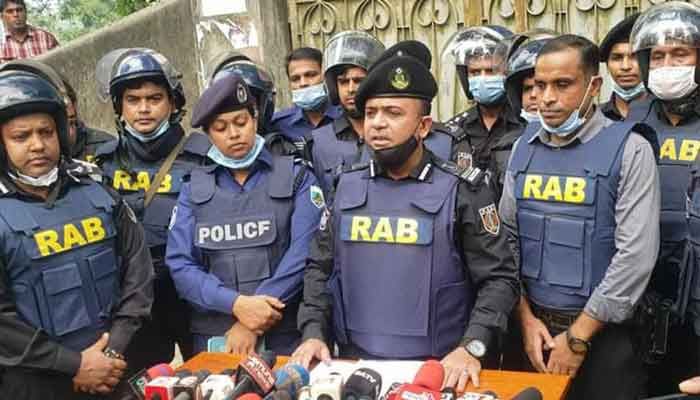 জিহাদি বই, পিস্তল ও বোমা তৈরির সরঞ্জাম উদ্ধার