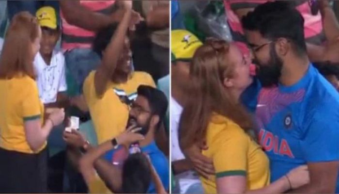 গ্যালারিতে তরুণীকে বিয়ের প্রস্তাব