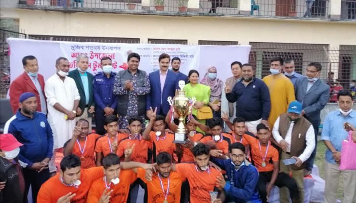 ঝিনাইদহে ভলিবল টুর্নামেন্টের ফাইনাল খেলা অনুষ্ঠিত