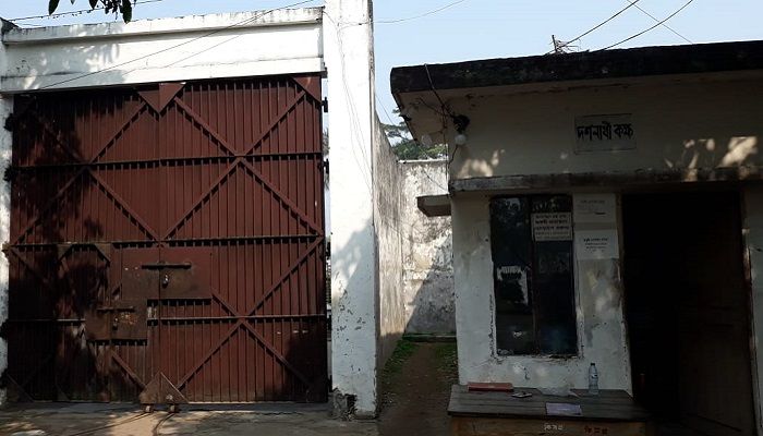 শিশু উন্নয়ন কেন্দ্র থেকে পালিয়েছে ৮ কিশোর