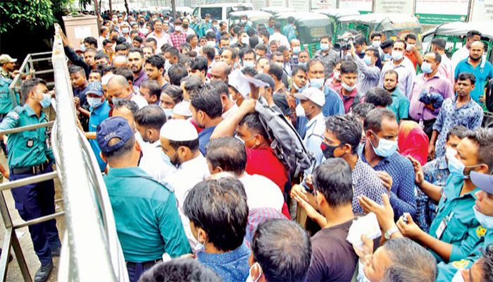 রেমিট্যান্সের রেকর্ডের বছরে প্রবাসী কর্মীর ঘোর দুর্দিন