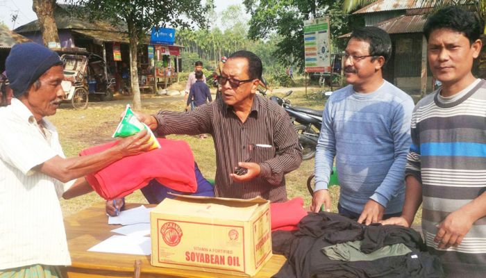 শেরপুরে দরিদ্রদের মাঝে শীতবস্ত্র বিতরণ