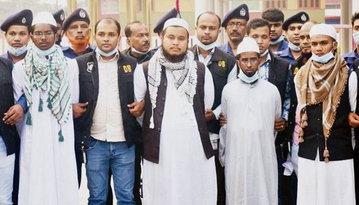 বঙ্গবন্ধুর ভাস্কর্য ভাঙচুরের কথা স্বীকার দুই মাদ্রাসাছাত্রের