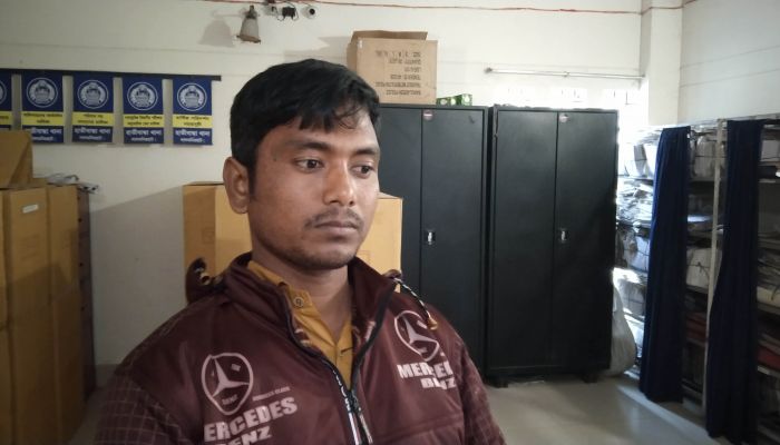 পিতাকে মারধর করা সেই ছেলে গ্রেফতার