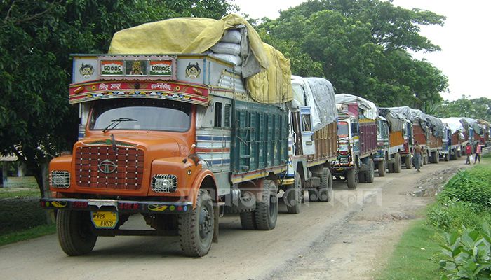 ভোমরা দিয়ে আসছে ভারতীয় পেয়াঁজ