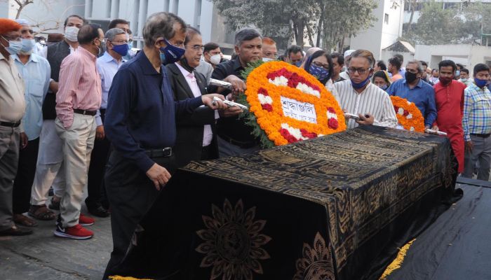 চিরনিদ্রায় শায়িত সৈয়দ আবুল মকসুদ