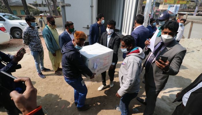 টিকা দিতে প্রস্তুত ১০১৫ কেন্দ্র