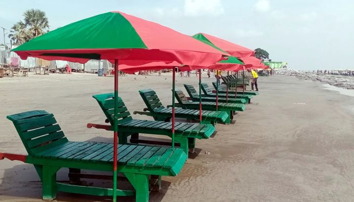 বিপর্যয়ের মুখে কুয়াকাটায় বিনিয়োগকারীরা