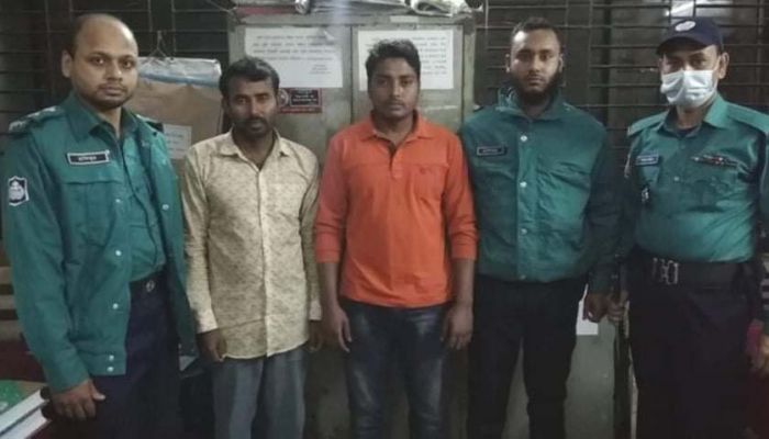 ব‌রিশালে দুই বাস শ্রমিক গ্রেফতার 