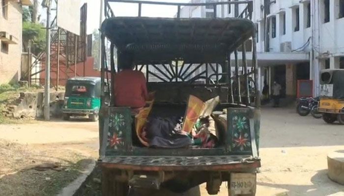 খাগড়াছড়িতে চাঁদের গাড়ি খাদে পড়ে নিহত ২