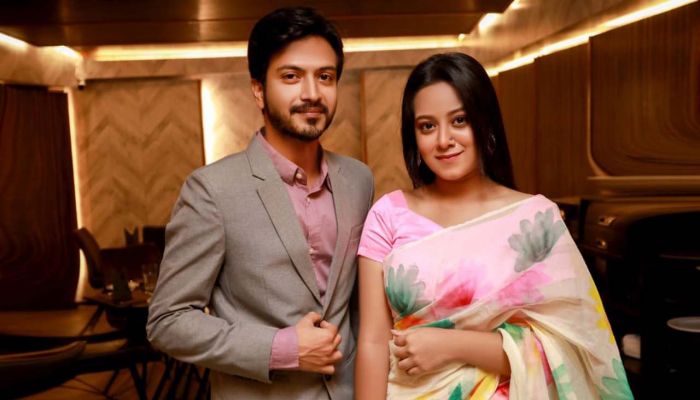 প্রথমবারের মতো জুটি বাঁধছেন ইয়াশ-দীঘি