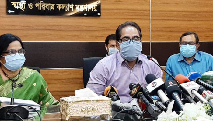 ‘সরকার জানে না অ্যাস্ট্রাজেনেকার টিকা রফতানি বন্ধের খবর’