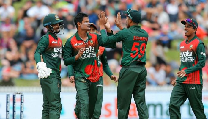 ১৬ ওভারে বাংলাদেশের টার্গেট ১৭০