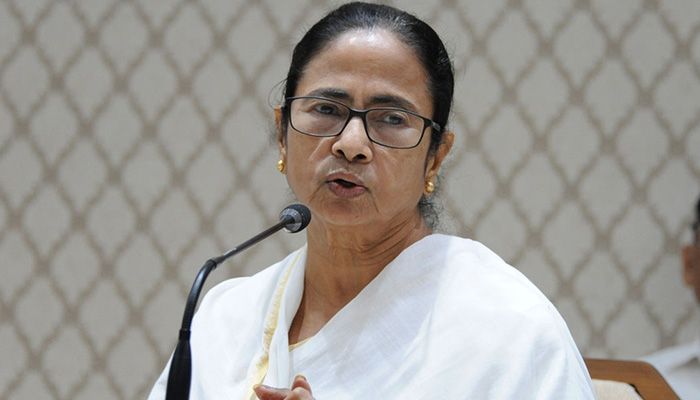 হুইল চেয়ারে প্রচারণা চালাবেন মমতা