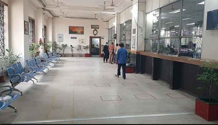 ব্যাংকে নেই গ্রাহক