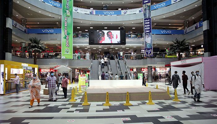 বৃহস্পতিবার থেকে দোকানপাট খুলে দেয়ার দাবি