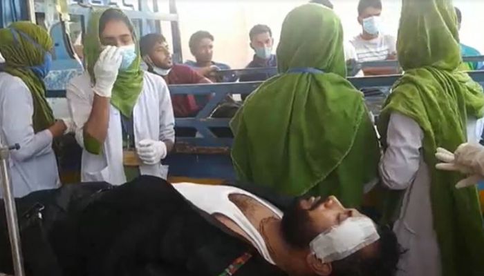 গাজীপুরে মাইক্রোর ধাক্কায় র‌্যাব সদস্যসহ নিহত ২