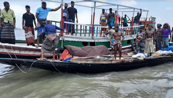 বাবার পর বাঘের শিকার ছেলে