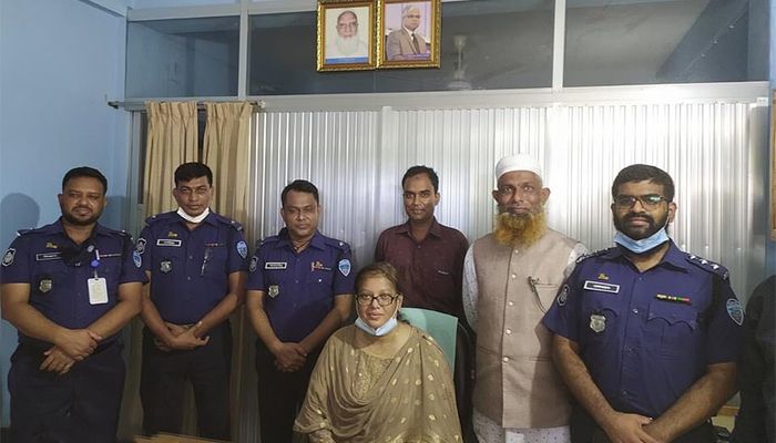 রেডিয়েন্ট গার্ডেন পরিদর্শনে বান্দরবানের এসপি