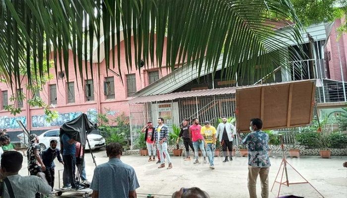 ছন্দে ফিরেছে এফডিসি