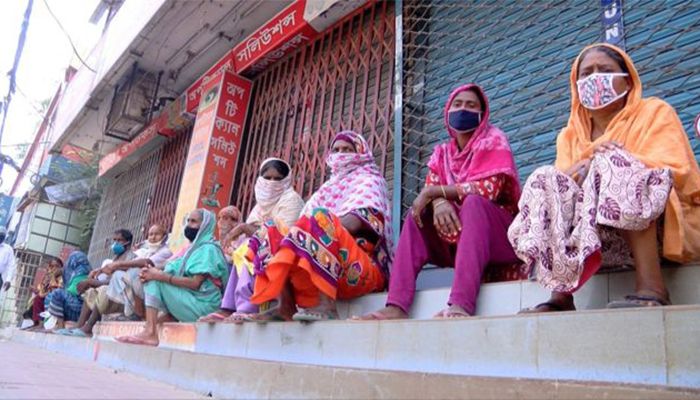 ‘ঘরোত বসি কি পানি আন্দি খামো, কন?’