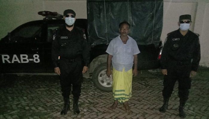 কিশোরীকে যৌনপল্লীতে আটকে রাখা মানব পাচারকারি আটক
