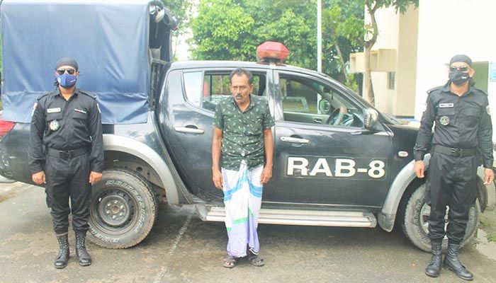 মাদারীপুরে তক্ষকসহ আটক ১