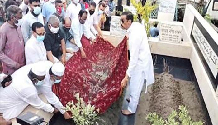 আলটিমেটামের পর সরলো ওসমান পরিবারের কবরস্থান থেকে শ্মশানের মাটি