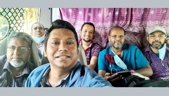 কাবুল বিমানবন্দরের বাইরে ২০ ঘণ্টা ধরে অপেক্ষায় ১৫ বাংলাদেশি