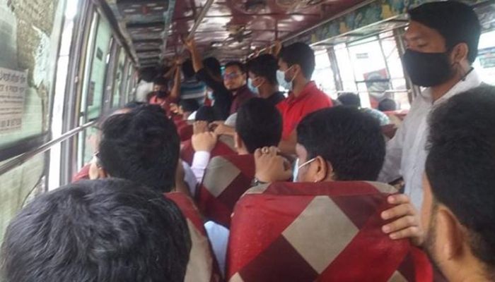 গণপরিবহনে দাঁড়িয়ে যাত্রী নেয়া যাবে না