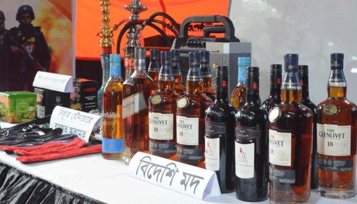 ভয়ংকর মাদকে সর্বনাশ ডেকে আনছে অভিজাত পাড়ায়
