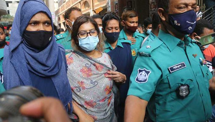 মডেল মৌ ফের রিমান্ডে