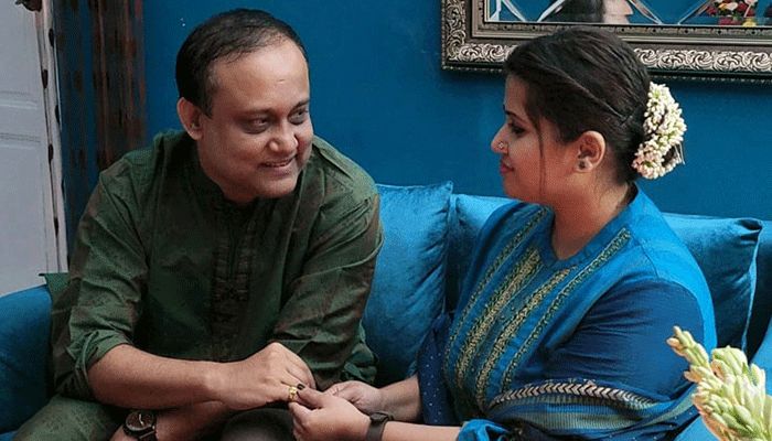 হবু স্বামীকে নিয়ে কবিতা লিখলেন ন্যানসি