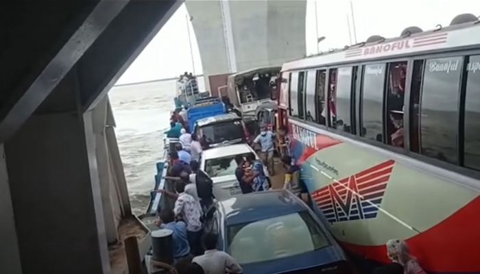 পদ্মা সেতুর পিলারে ফেরির ধাক্কার কারণ উদ্ঘাটন