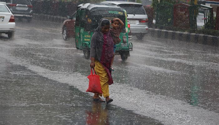 হালকা থেকে মাঝারি ধরনের বৃষ্টি হতে পারে