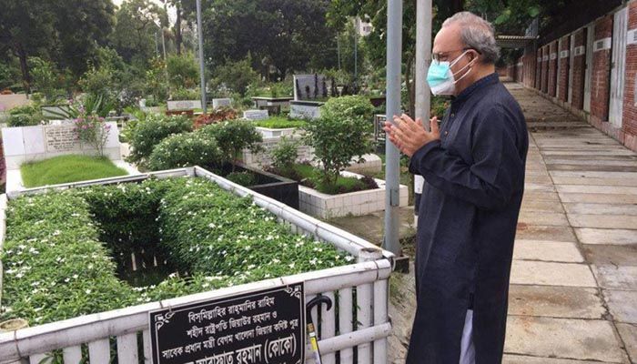 কোকোর কবর জিয়ারত করলেন রিজভী