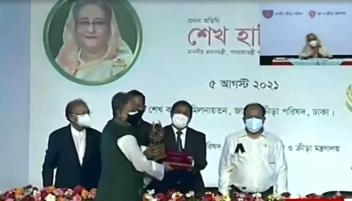 শেখ কামাল জাতীয় ক্রীড়া পরিষদ পুরস্কার প্রদান প্রধানমন্ত্রীর