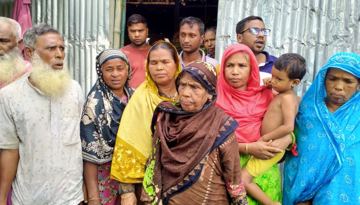 নিখোঁজের ২২ বছর পর  বাড়ি ফিরলেন আমেনা বেগম