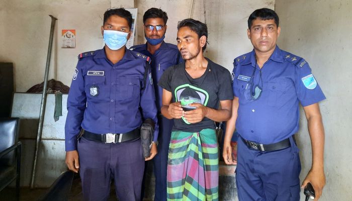মানিকগঞ্জে হিরোইনসহ যুবক আটক
