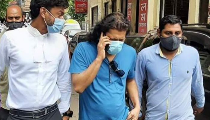 মামলা করতে আদালতে জেমস