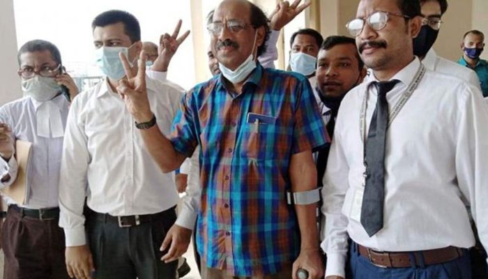 আইসিটি মামলায় সাংবাদিক প্রবীর সিকদারকে খালাস