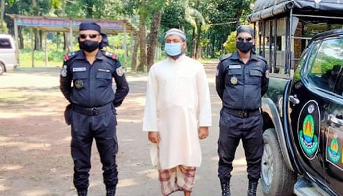 ছাত্র বলৎকারের অভিযোগে মাদ্রাসাশিক্ষক গ্রেফতার