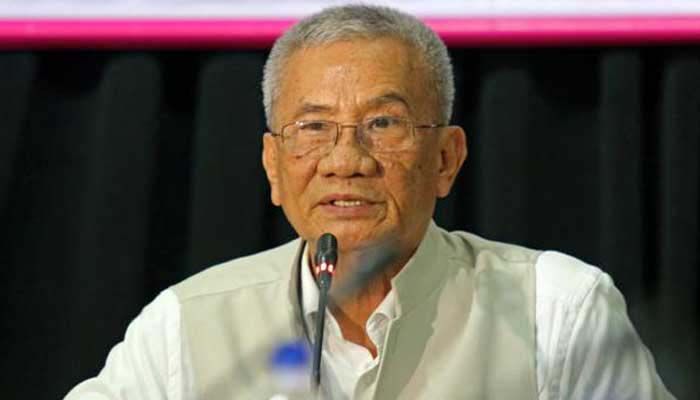 ভোটার হলেন সন্তু লারমা