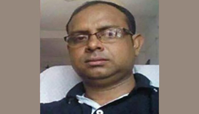 নড়াইলে প্রাইভেটকার নিয়ন্ত্রণ হারিয়ে ইউপি চেয়ারম্যান নিহত 